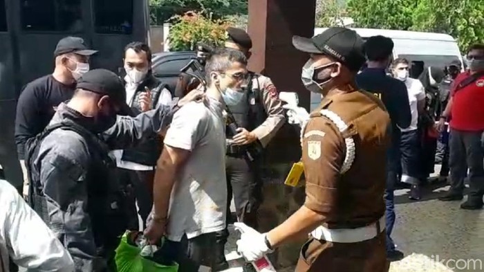 Kasus yang ditangani Satgasus Merah-Putih pada awal Juni 2020 itu kini memasuki tahap dua dan pelimpahan ke Kejaksaan Negeri (Kejari) Kabupaten Sukabumi.