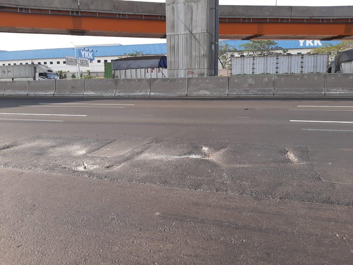 Perbaikan Jalan Tol Jakarta-Cikampek