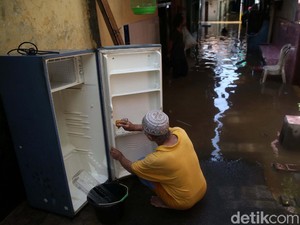 Titik Banjir DKI Berkurang Siang Ini: 69 RT Terdampak, 29 Warga Mengungsi