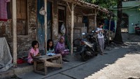 Bagi orang tau, HT menjadi solusi yang murah dan bermanfaat dalam menyiasatii kegiatan belajar mengajar saat pandemi.  