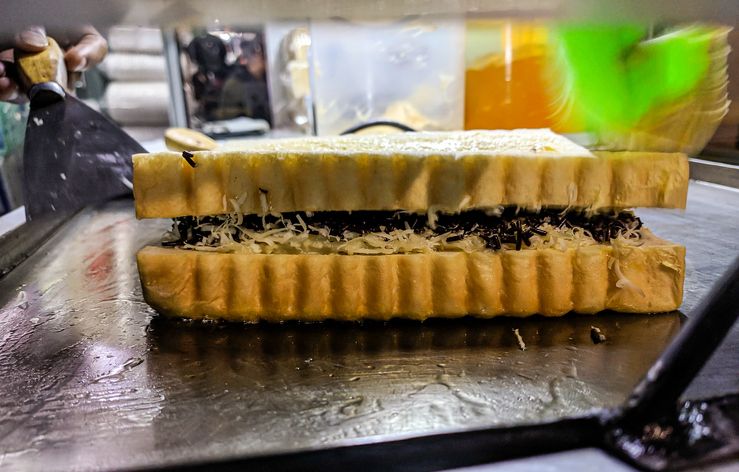 Krenyes Enak Roti Bakar Berawal dari Menyelamatkan Roti  Agar Tak Basi