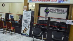Rumah Sakit Umum Daerah (RSUD) Kabupaten Ciamis, Jawa Barat, Senin (5/10/2020) tak menerima pasien BPJS Kesehatan karena masih terkendala soal pembayaran.