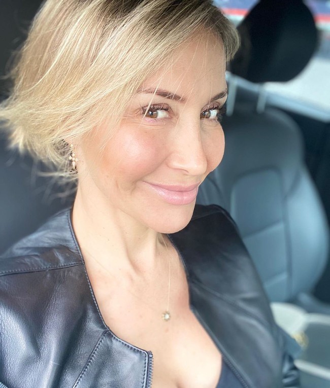 Padahal, sebelumnya Samantha adalah seorang jurnalis gaya hidup. Keputusannya untuk menjadi escort karena ia ingin mencoba sesuatu hal baru dalam hidupnya, terlebih pasca perceraian yang menyakitkan. Foto: Instagram