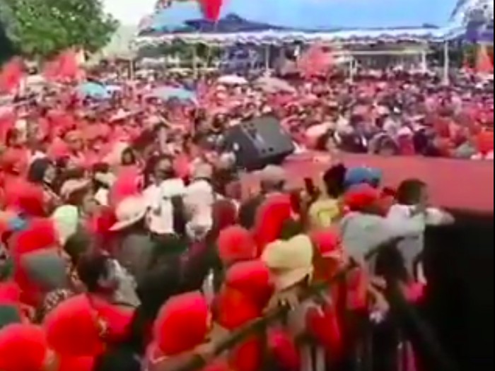 Tangkapan layar video viral konser musik calon bupati Wakatobi, Sultra.