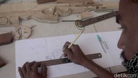 Yaya menyebutkan, jika dirinya membuat senjata replika tersebut hanya sebatas hiburan untuk mengisi waktu luang ketika dirinya libur bekerja. Sebab dirinya sehari-hari bekerja sebagai karyawan di toko kosmetik di kawasan pasar sandang Sumedang.