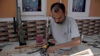 Yaya mengatakan, harga senjata yang ia jual bervariasi, mulai dari yang paling murah Rp 50 ribu hingga yang paling mahal seharga Rp 300 ribu per unit.