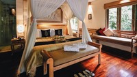 The Kayon Resort berlokasi di Banjar Kepitu, Desa Kendran, Ubud-Bali. Penginapan ini memiliki enam kamar deluxe yang menghadap ke pemandangan hutan, 12 kamar suite dan lima villa yang masing-masing dilengkapi kolam renang pribadi (Instagram/@thekayonresort)