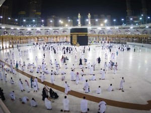 Jemaah Umroh Disarankan Bawa Bekal Cemilan dan Makanan dari Tanah Air