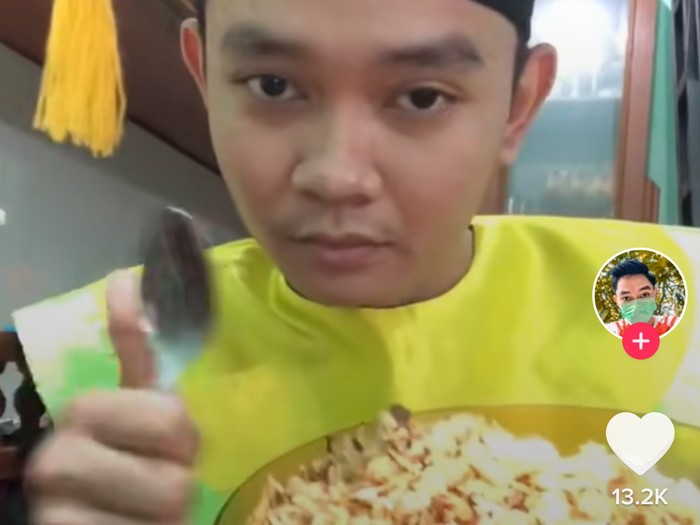 Wisuda Online Sambil Masak Nasi Goreng