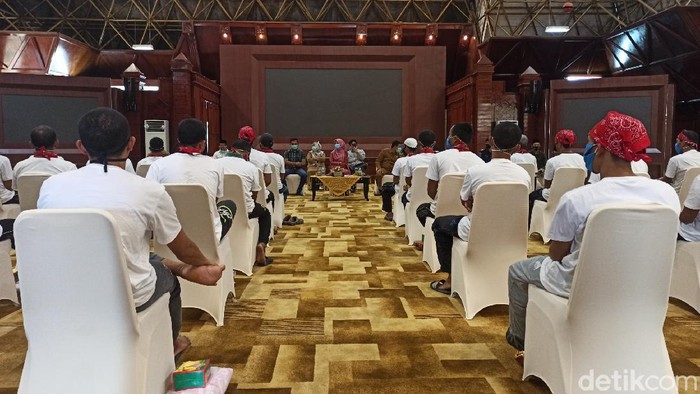 51 nelayan Aceh yang sempat ditahan di Thailand kembali ke tanah kelahiran (Agus Setyadi/detikcom)