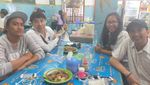 Momen Adjie Notonegoro Makan di Warung hingga Resto Mewah