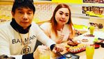 Momen Adjie Notonegoro Makan di Warung hingga Resto Mewah