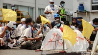 Aksi buruh ini hanya dilakukan di area dalam pabrik.