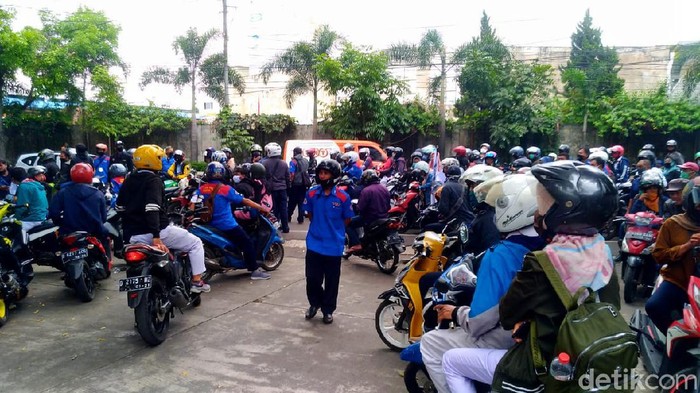 Buruh di Cimahi Tolak Omnibus Law