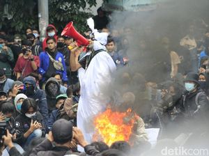 Mahasiswa Demo Tolak UU Ciptaker, Pengusaha: Nanti Mau Kerja di Mana?