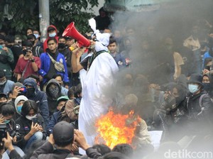 Mahasiswa Demo Tolak UU Ciptaker, Pengusaha: Nanti Mau Kerja di Mana?