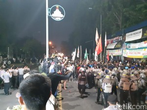 Polisi Dalami Keterlibatan Anarko di Aksi Ricuh Mahasiswa Serang