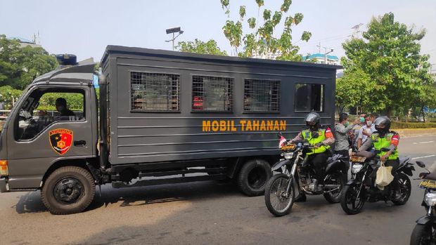Diduga Hendak Demo, 4 Pemuda Diamankan di Sekitar Gedung DPR