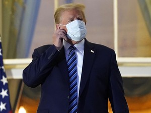 Tak Bergejala dalam 24 Jam Terakhir, Donald Trump Ngantor Lagi