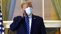 Dr Sean Conley mengatakan Trump mungkin belum sepenuhnya pulih, tetapi tim medis menyetujui status dan perkembangan kondisi presiden dan mendukung kepulangannya yang aman, di mana dia akan dikelilingi oleh perawatan medis kelas dunia selama 24/7. AP Photo/Alex Brandon  