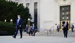 Duh! Tiba di Gedung Putih, Trump Langsung Lepas Masker
