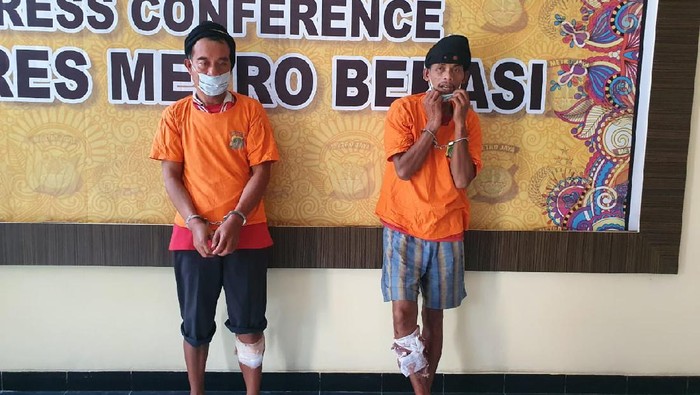 Kedua pelaku perampokan sadis yang aniaya pemulung di Bekasi