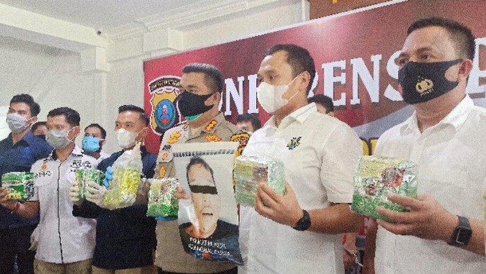 Konferensi pers di Polrestabes Medan (ANTARA/Nur Aprilliana Br Sitorus)