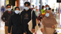 Menteri di Departemen Perdana Menteri Zulkifli Mohamad Al-Bakri itu dirawat di rumah sakit Seremban. Dia dan Muhyiddin berada di pertemuan khusus Dewan Keamanan Nasional pada hari Sabtu. Sejauh ini jumlah kasus infeksi virus Corona di Malaysia mencapai 12.813.