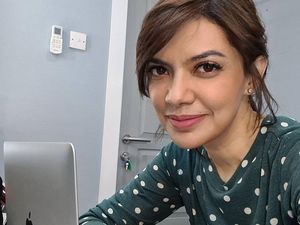 Ultah ke-46, Najwa Shihab Pamer Foto Jadul Berambut Kribo & Berkacamata