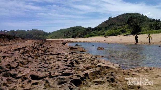 Pantai Jelangkung di Malang