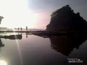 Namanya Pantai Jelangkung, Tapi Aslinya Cakep Banget