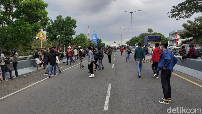 Pedemo Tutup Flyover Pasupati Bandung