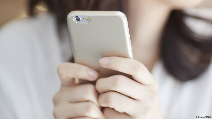 Pelecehan Online terhadap Perempuan Mendorong Mereka Keluar dari Medsos