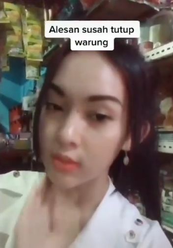 Penjaga Warung Cantik Mirip Anya Geraldine
