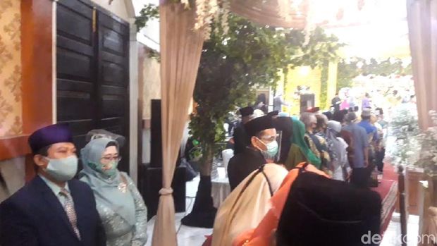 Pernikahan Putri Kepala Kemenag Jombang Diwarnai Kerumunan Tamu Undangan di tengah pandemi