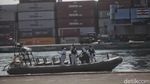 Foto Evakuasi 99 ABK Kapal MV Costa Mediterania