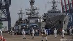 Foto Evakuasi 99 ABK Kapal MV Costa Mediterania