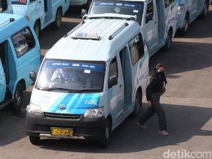 Batal Terapkan Pemisahan Kursi Penumpang, DKI Kaji Angkot Khusus Perempuan