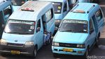PSBB Ketat Bikin Angkot Sepi Penumpang