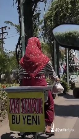 Kisah Sovi, Remaja 13 Tahun yang Jualan Nasi Bungkus untuk Bantu Ibunya
