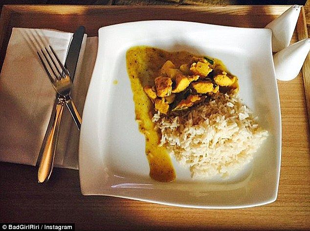Rihanna Jalani Pola Makan Sehat yang Diatur Chef Pribadi