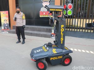 Polisi Bojonegoro Luncurkan Robot Pendeteksi Masyarakat Tak Bermasker