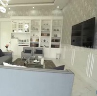 Ruang keluarga pun dibuat luas dengan sofa panjang, meja dan karpet bulu. Ruangan ini memang diperuntukkan bagi ibu, ayah dan anak untuk berkegiatan bersama. Foto: Tangkapan layar YouTube/ Trans7 Official