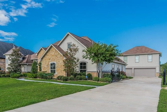 Rumah yang satu ini dari luarnya terlihat normal dan seperti rumah-rumah pada umumnya. Tapi tunggu sampai kamu masuk dan melihat bagian dalamnya. Foto: dok. Zillow