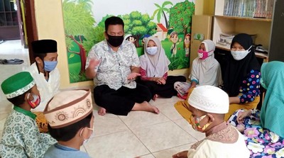 Terapi Tawa jadi Solusi Hadapi Pandemi