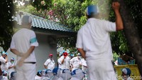 Aksi ini untuk menolak UU Omnibus Law Cipta Kerja yang telah disahkan DPR kemarin.