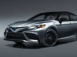 Toyota Camry Terbaru Makin Ganteng, Ini Tampangnya