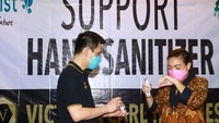 Herbolist yang merupakan salah satu produk perawatan PT Victoria Care indonesia memeberikan dukungan berupa produk hand sanitizer keberbagai rumah sakit dan pemerintah serta ikut serta mendukung Pilkada yang aman bersih dan sénat untuk mewujudkan peralihan kebiasaan baru lebih bersih di masa pandemi.