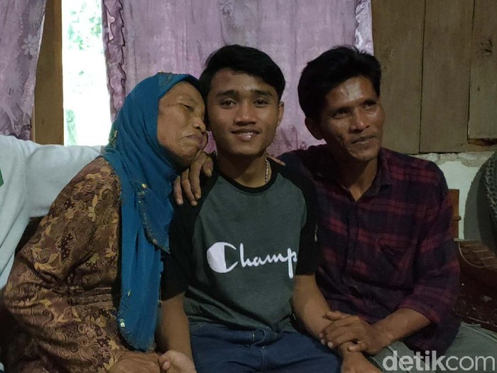 Ervan Wahyu Anjasworo (16) remaja asal Sragen, Jateng, kembali bertemu keluarganya usai hilang selama 11 tahun. Ervan hilang saat liburan di Jakarta tahun 2009 lalu.