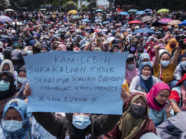 Buruh dan Mahasiswa Sukabumi Turun Ke Jalan Tolak Omnibus Law